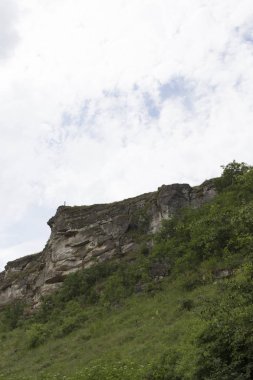 Bir tepenin manzara.