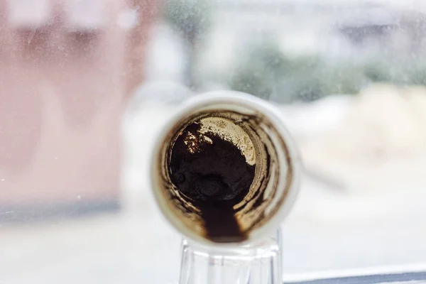 Сухой кофе в стакане — стоковое фото