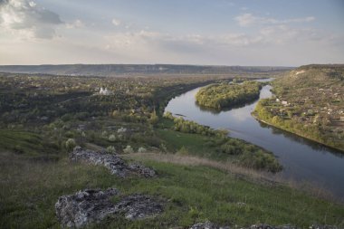 Nehrin güzel manzarası.