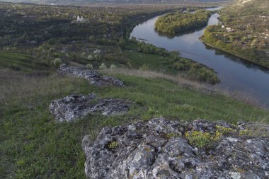 Nehrin güzel manzarası.