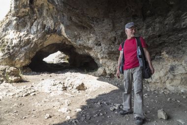 doğa fotoğrafçısı ile dijital fotoğraf makinesi.