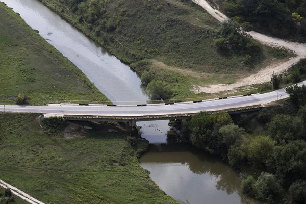 Pont sur la rive Prut . — Photo