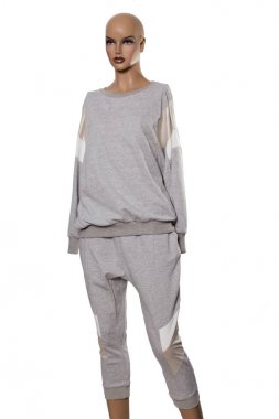 Kadınlar için reklam giyim.