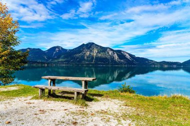 Walchensee 'de. Alp dağlarıyla. Bavyera, Almanya