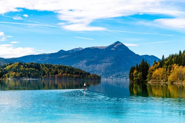 Walchensee 。 与阿尔卑斯山。 德国巴伐利亚 — 图库照片