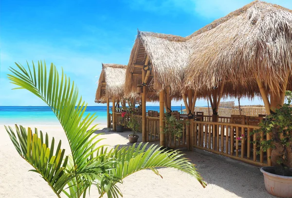 Beach on a tropical island — Stock Photo, Image