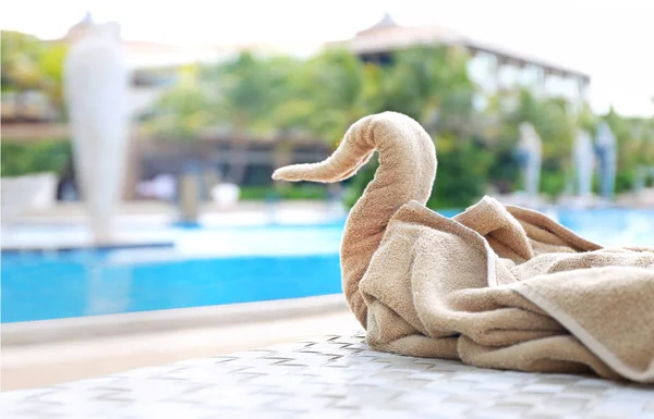 Decoração de toalha no hotel — Fotografia de Stock