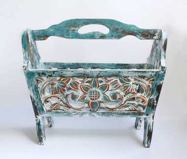 Ahşap dekorasyon beyaz arka planda izole edilmiş. Modern bohem tarzında detaylar var. eko tasarım iç tasarımı