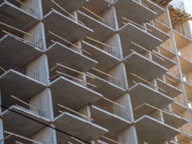 Tuğladan çok katlı tek katlı beton iskelet inşaatı