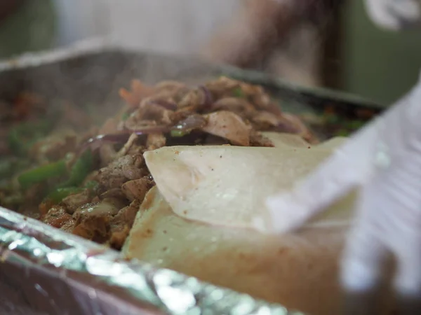 Cocinar Shawarma Restaurante Oriental — Foto de Stock