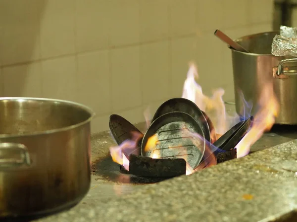 Heating Open Fire Iron Frying Pan Cooking Meat Chinese Cuisine — 스톡 사진