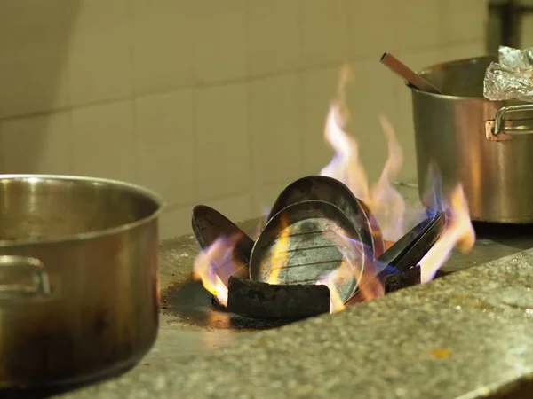 Heating Open Fire Iron Frying Pan Cooking Meat Chinese Cuisine — 스톡 사진