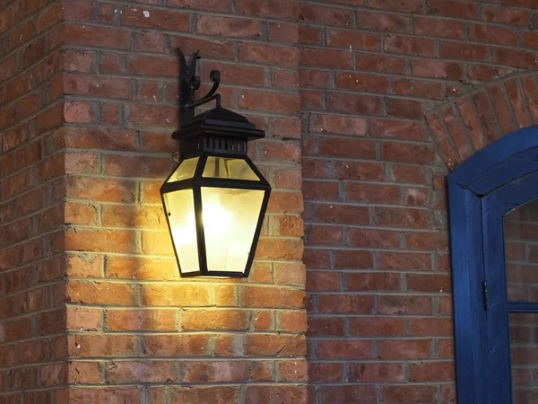 Old Lamp Brick Facade Cafe — 스톡 사진