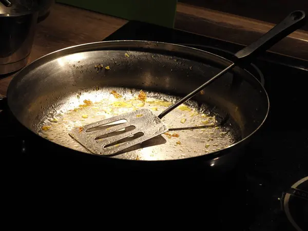 Stainless Steel Frying Pan Cookware Spatula Frying Egg Yolks — Stok fotoğraf