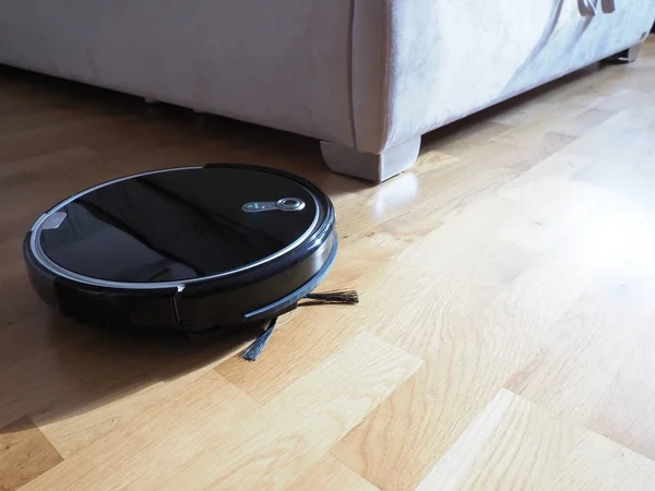 Siyah Robotik Elektrikli Süpürge Akıllı lamine ve ahşap yer temizleme teknolojisi ile