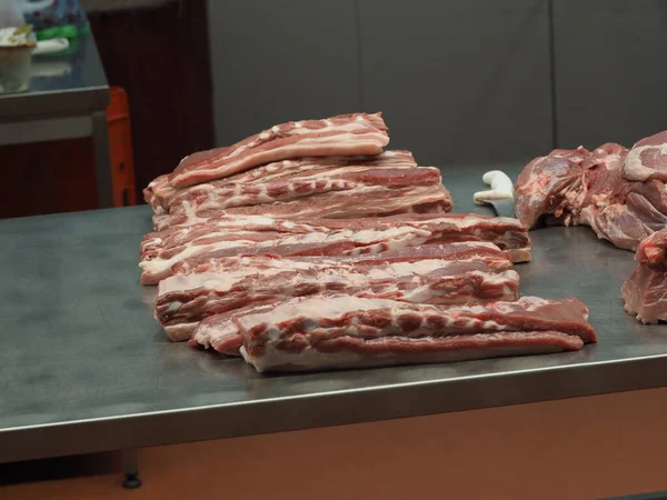 Pedaços Carne Fresca Balcão Mercado — Fotografia de Stock