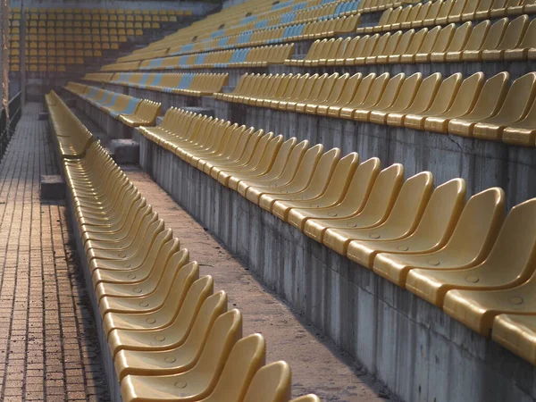 Verlassene Tribünen Des Stadions Während Der Quarantäne — Stockfoto