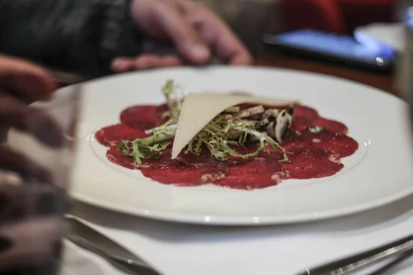 Dana carpaccio salata