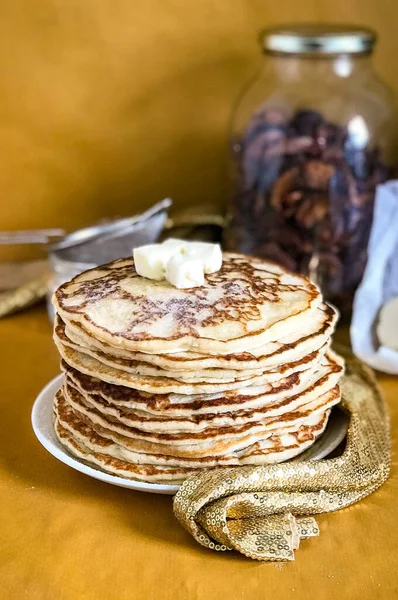Homemade Pancakes White Plate Yellow Background — Stock Photo, Image