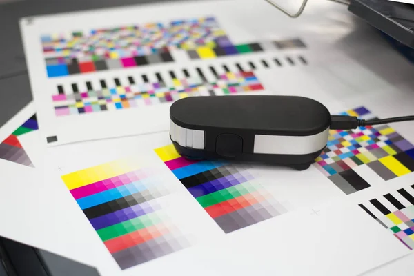 Color management. Spectrophotometer, Print Measuring Tool