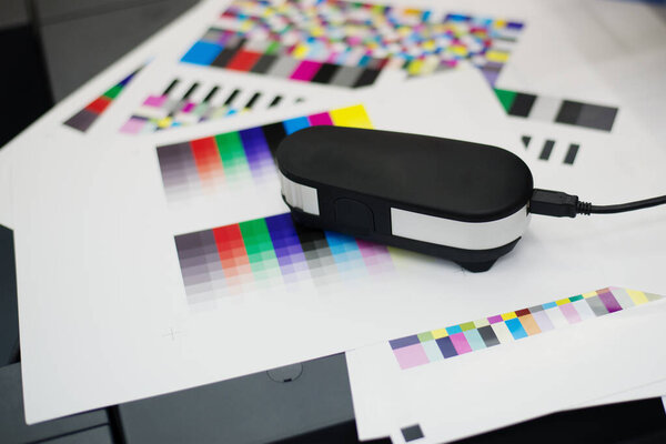 Color management. Spectrophotometer, Print Measuring Tool