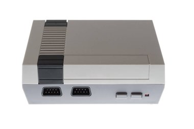 Retro 8bit beyaz üzerinde izole edilmiş marka oyun konsolu yok