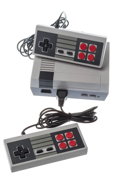 Retro 8Bit Spielkonsole Mit Zwei Joysticks Isoliert Auf Weiß — Stockfoto