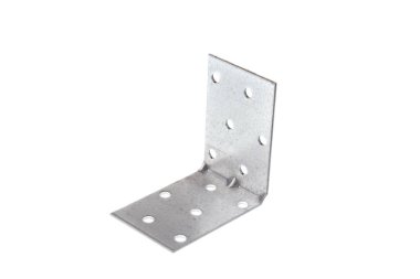 Metal 90 derece sabitleyici parantez, beyaz arkaplanda izole edilmiş on iki delik.