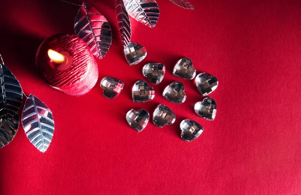 Valentijnskaart Diamanten Hartjes Zilveren Bladeren Kaarsen — Stockfoto