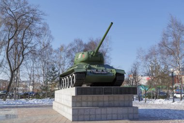 Rus tankı t-34 bir kaide üzerinde