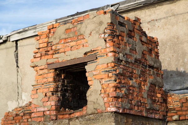 Eski boru tuğla kombine