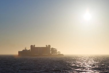 Bigroll Beaufort gündoğumu sabah sis bir gemi