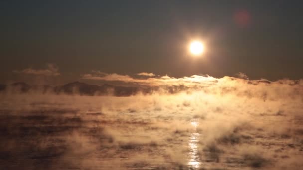 Verdamping Zee Bij Zonsopgang — Stockvideo