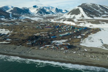 Sireniki yerleşim yerinin en üst görüntüsü.