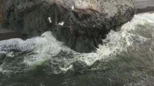 Rocas Costeras Mar Fuerte Agitado Lugar Rodaje Costa Noroeste Del — Vídeos de Stock