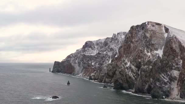 Küstenfelsen Stark Abgehackter See Drehort Nordwestküste Des Beringmeeres Tschuktschi Gebiet — Stockvideo