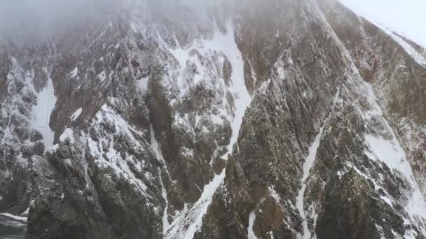 Schießen Von Felsen Und Der Küste Wenn Von Der Drohne — Stockvideo