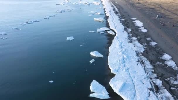 Kuststrook Bedekt Met Ijs Sneeuw Plaats Van Schietpartij Noordkust Van — Stockvideo