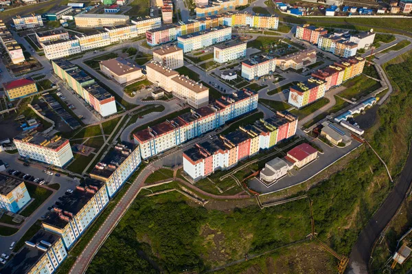 Zicht op woonwijken van de stad Anadyr. — Stockfoto