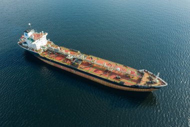 Tanker Zaliv Kresta Murmansk limanına demir atacak..