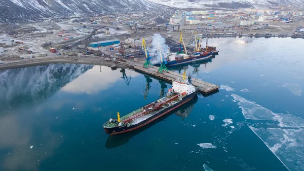 The Chukotka+ tanker stands at the pier settlement of Egvekinot. — 스톡 사진
