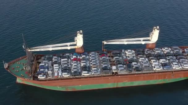 Vladivostok Ryssland December 2019 Ovanifrån Lastfartyget Sokol Lastade Bilar — Stockvideo