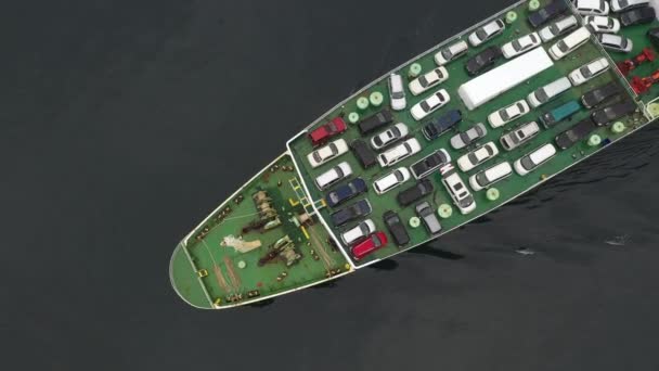 ロシアのウラジオストク 12月17 2019 船サンリオ ウラジオストク港のRo Ro貨物船がデッキ上の車両を輸送 — ストック動画