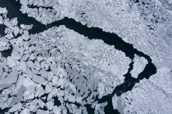 Broken sea ice with cracks and ravines. — 스톡 사진