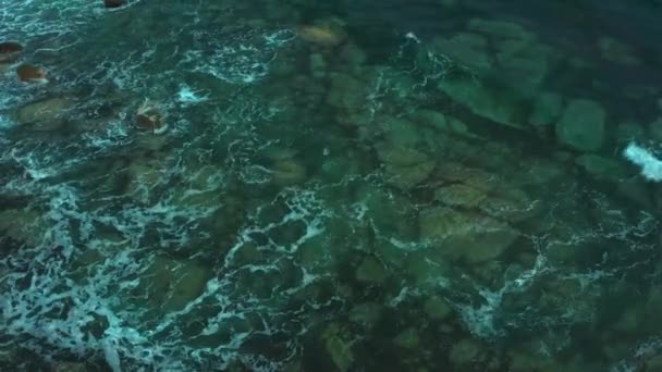 Peligros Costeros Visibles Través Una Ola Mar Corriendo Espuma — Vídeos de Stock