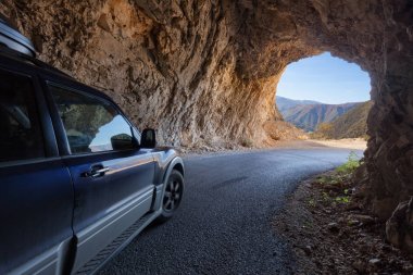 Karadağ'daki görkemli Piva Kanyon, eski yolu tüneli