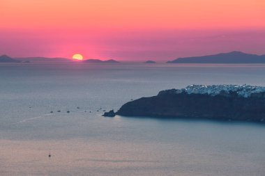 Oia Köyü Santorini adlı ünlü günbatımı