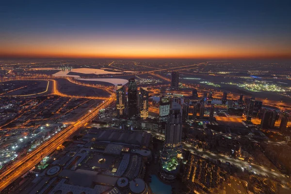 Panorama de Dubai skyline desde arriba al amanecer —  Fotos de Stock