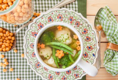 Rustik sebze çorbası