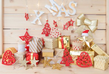 Küçük Noel için sunar